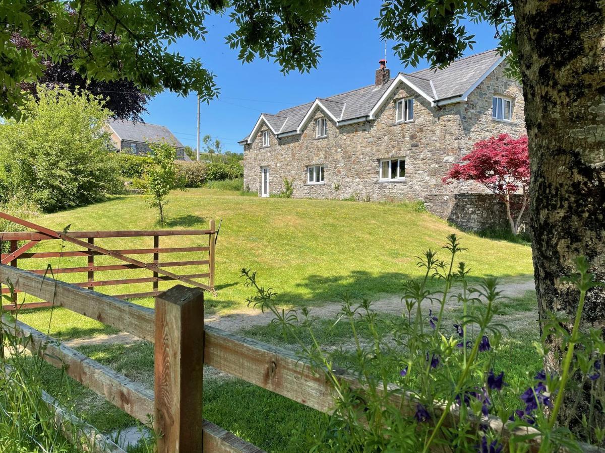 Maesyfelin Isaf B&B Llanybyther Exteriér fotografie